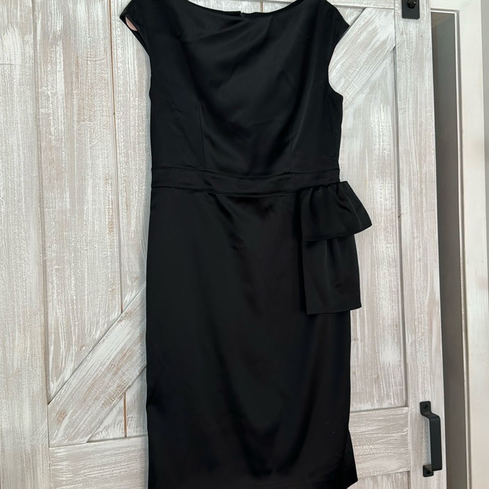 ST JOHN Black lined satin dress